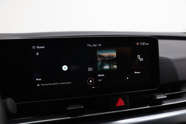 Used 2025 Kia Carnival FWD image 24