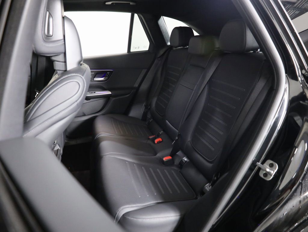 Used 2024 Mercedes-Benz GLC 300 4MATIC image 42