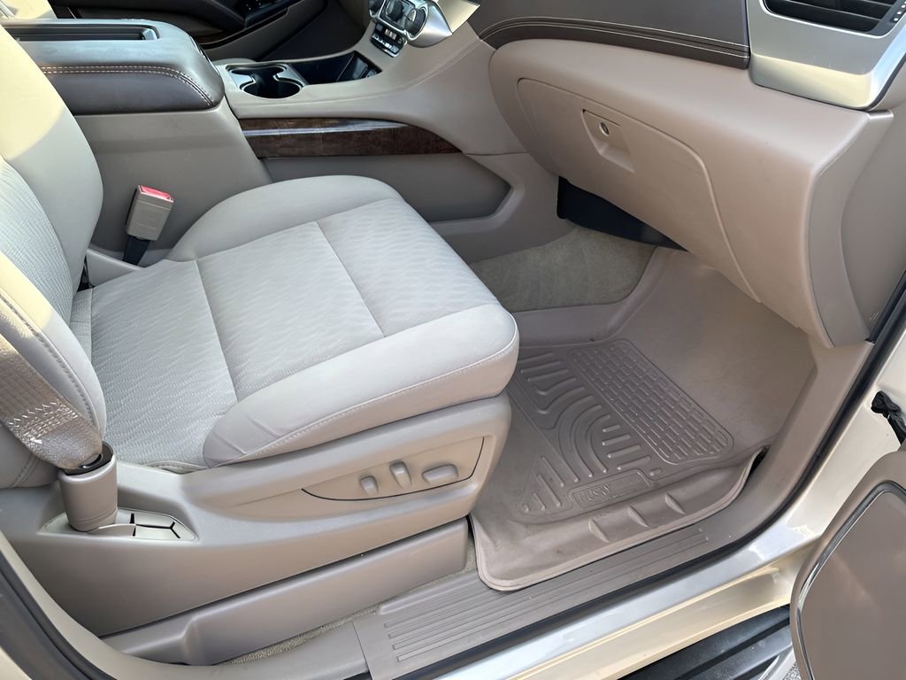 Used 2016 Chevrolet Suburban LS image 16