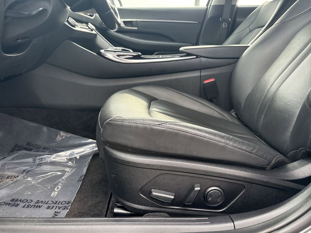 Used 2022 Hyundai Sonata Limited image 14