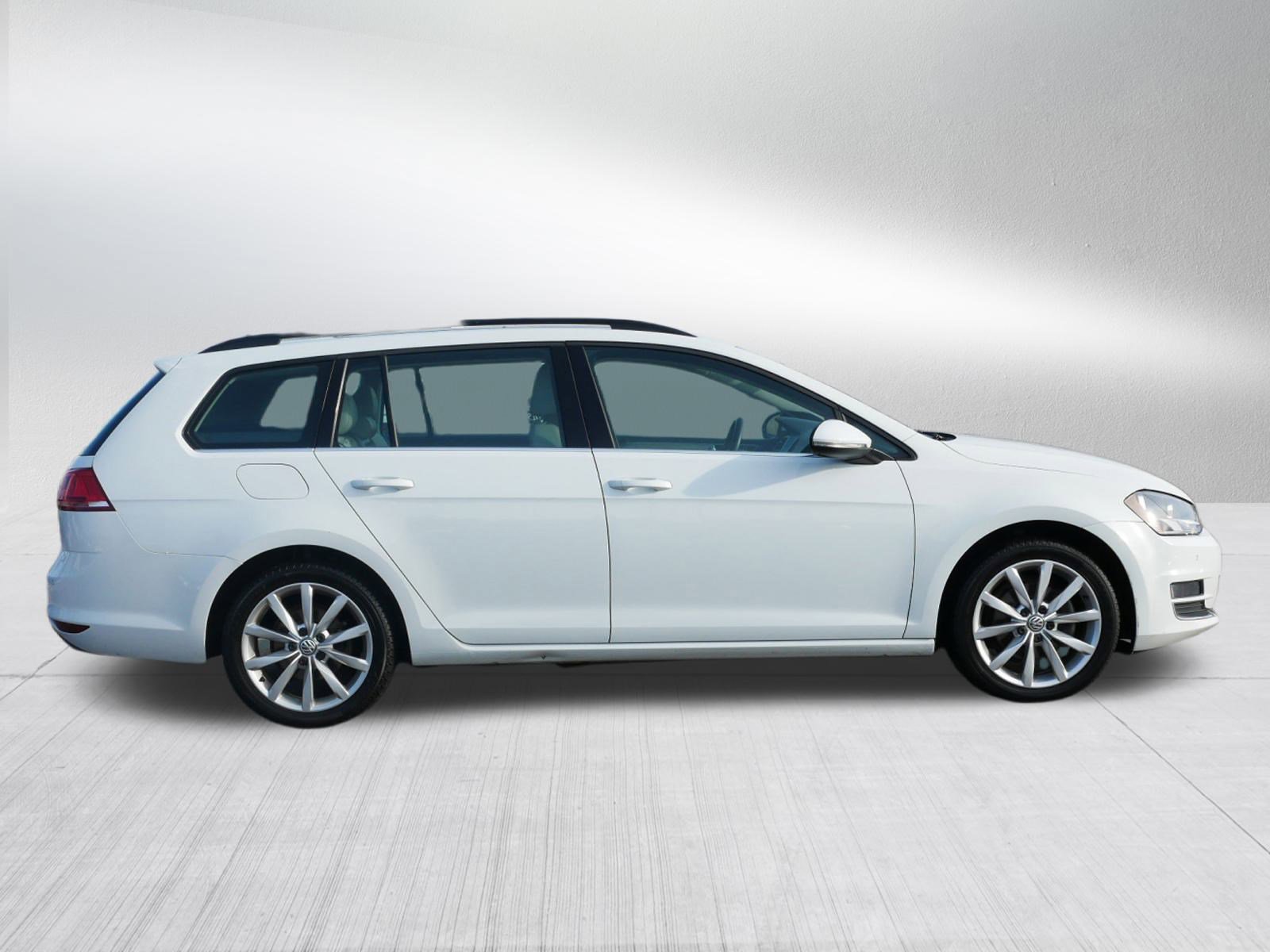Used 2015 Volkswagen Golf SE image 8