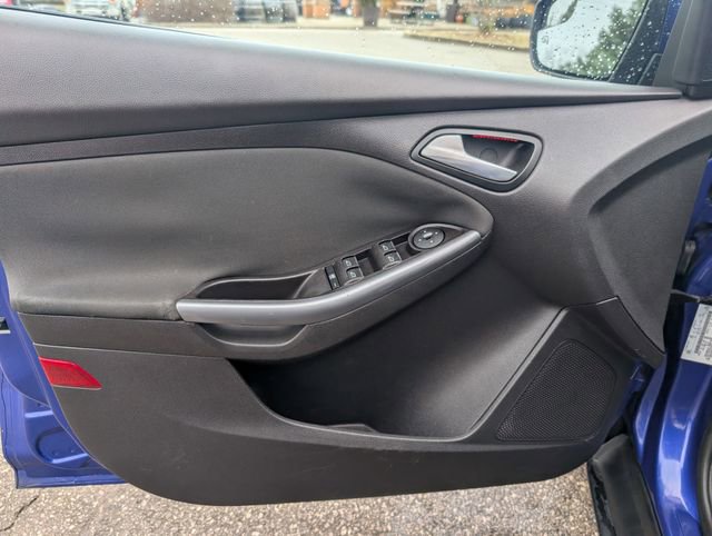 Used 2014 Ford Focus Titanium image 9