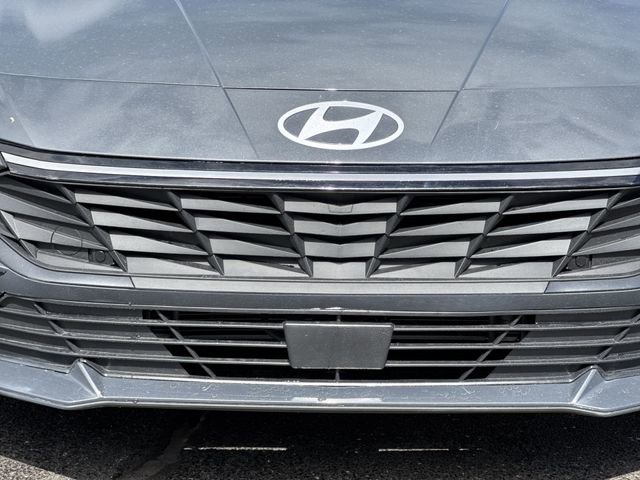 Used 2025 Hyundai Elantra Limited image 33