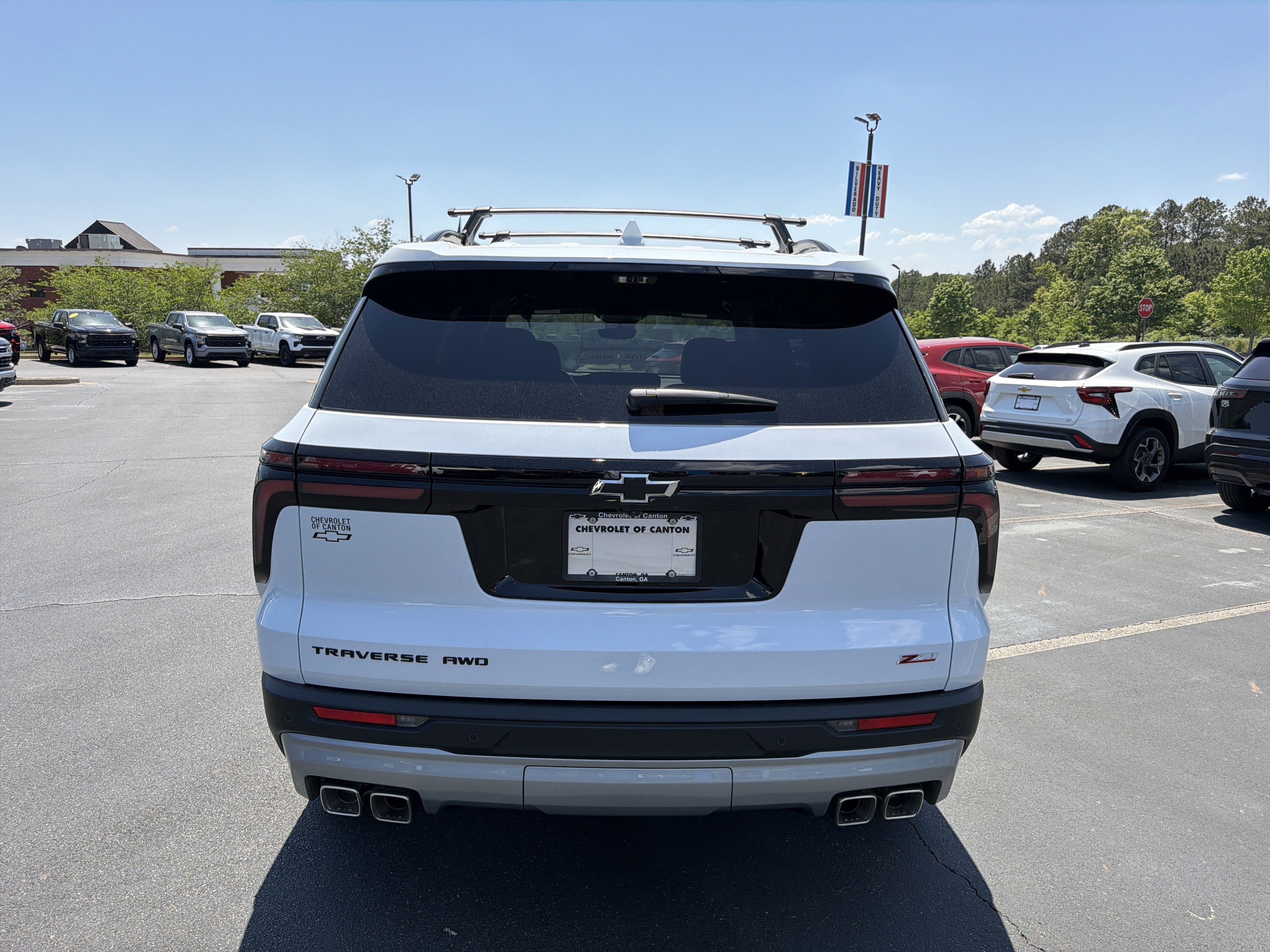 New 2026 Chevrolet Traverse Z71 w/ Enhanced Driving Package AWD/4WD image 6