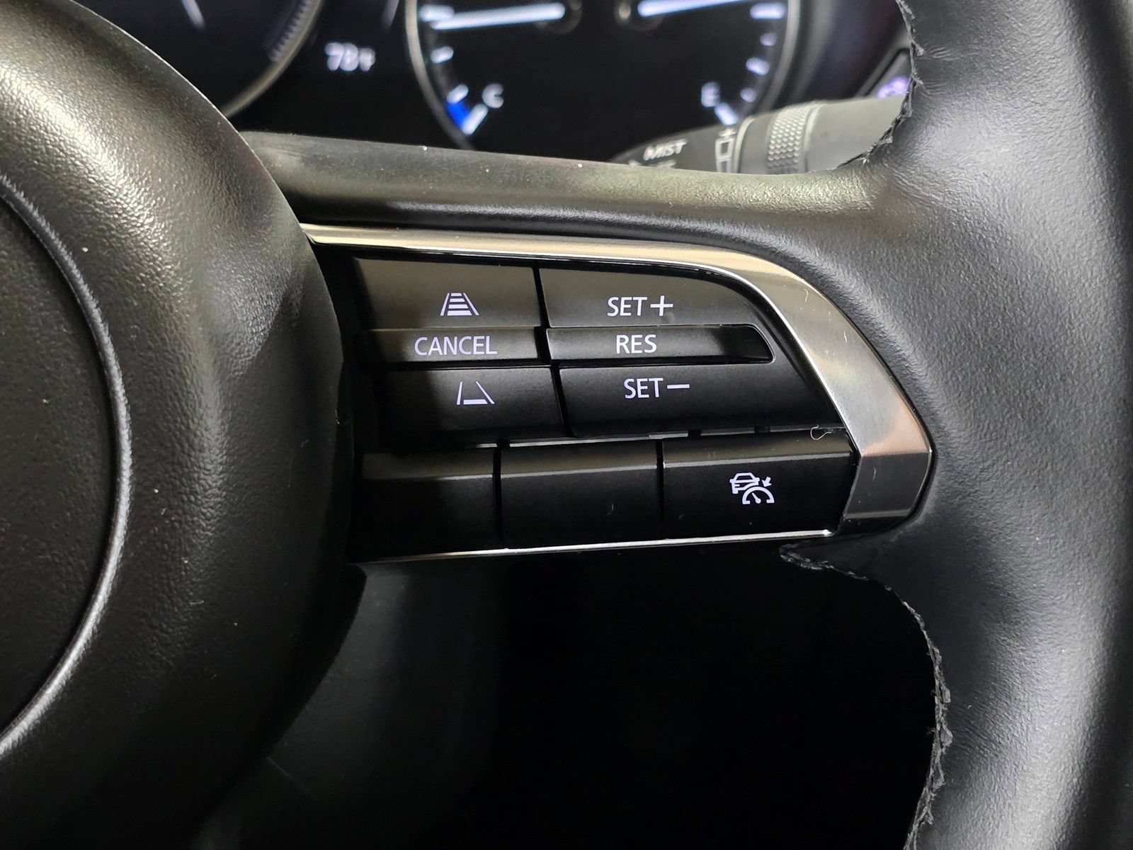 Used 2025 MAZDA MAZDA3 s FWD image 32
