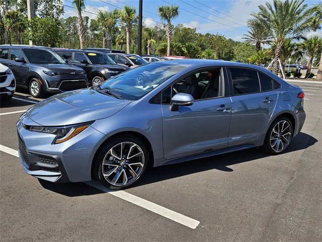 Used 2022 Toyota Corolla SE image 2