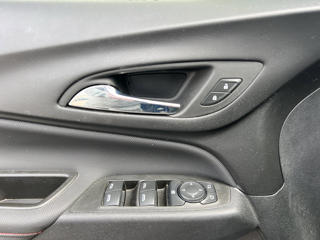 Used 2022 Chevrolet Equinox RS w/ RS Leather Package image 19
