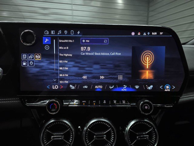 Used 2024 Chevrolet Blazer EV LT AWD/4WD image 23