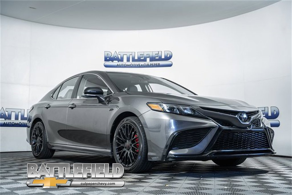 Used 2023 Toyota Camry SE image 1