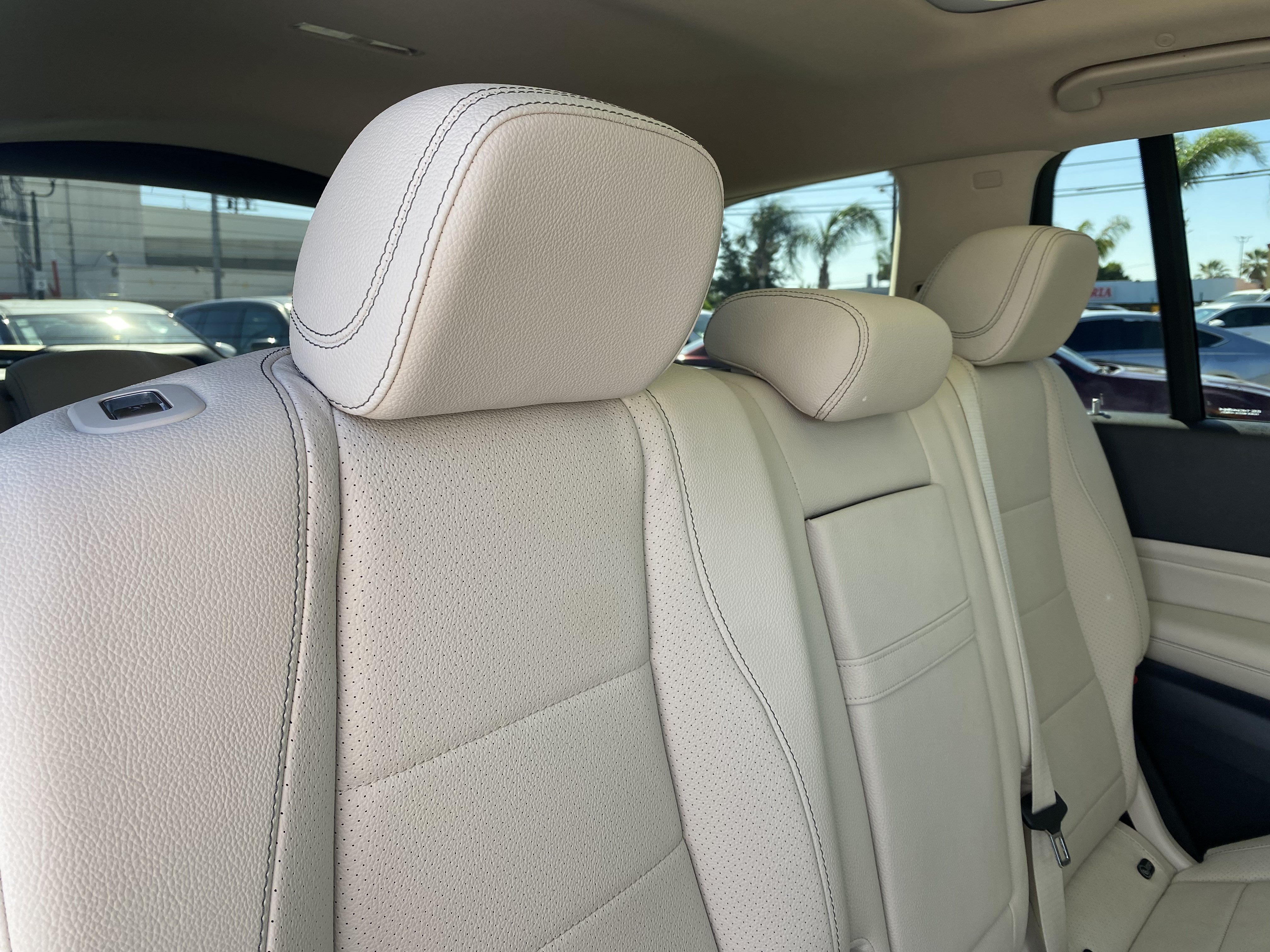 Used 2020 Mercedes-Benz GLS 450 4MATIC image 27