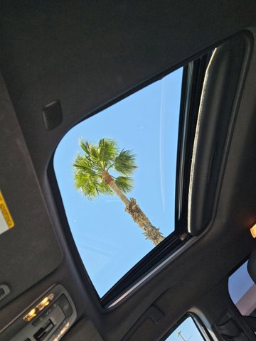 Used 2023 Toyota Sienna XSE w/ XSE Plus Package image 17