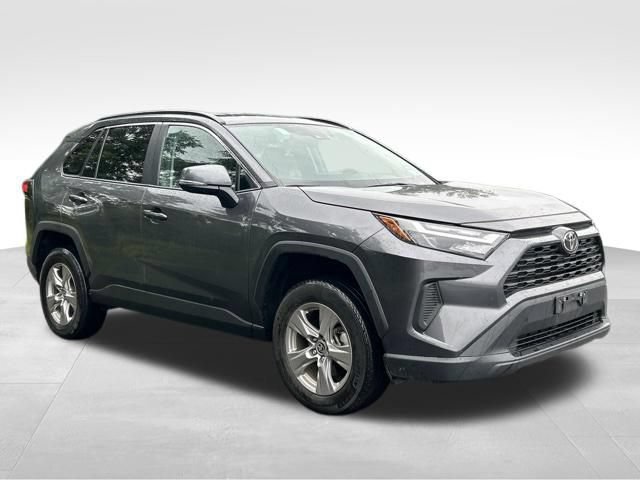 Used 2025 Toyota RAV4 XLE AWD/4WD image 7