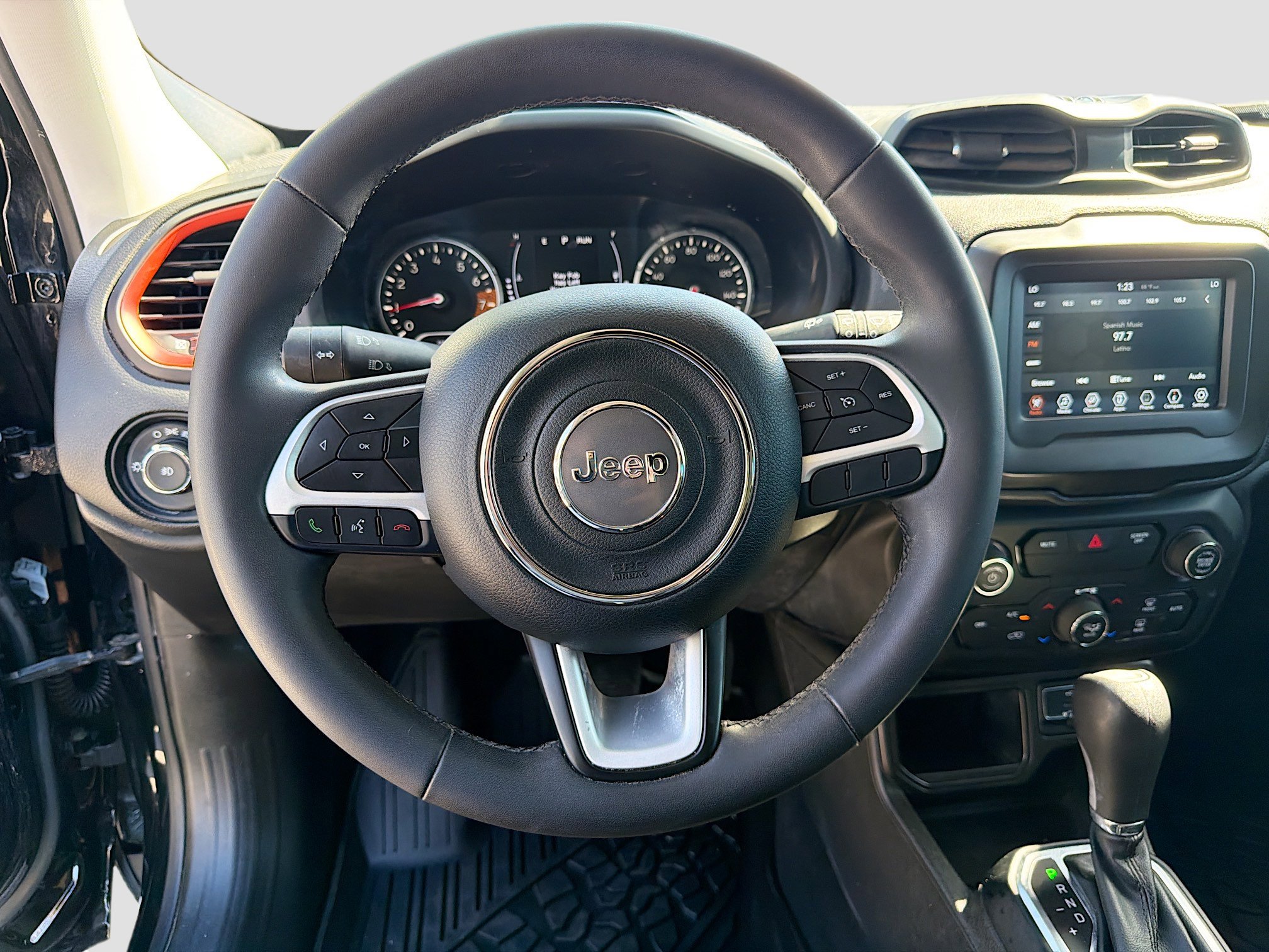 Used 2020 Jeep Renegade Latitude image 37