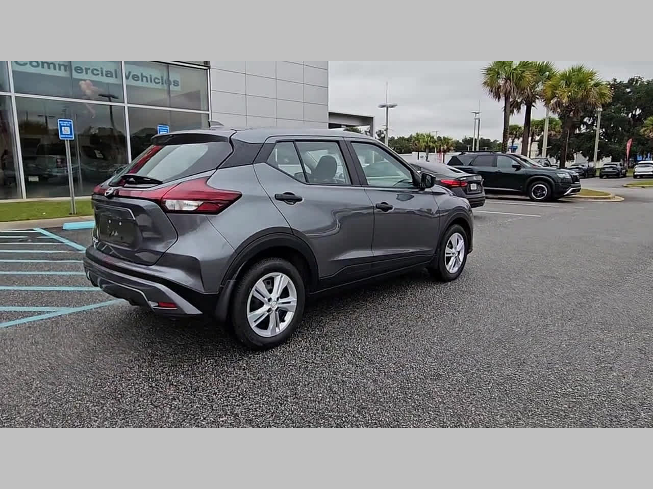 New 2025 Nissan Kicks Play S image 32