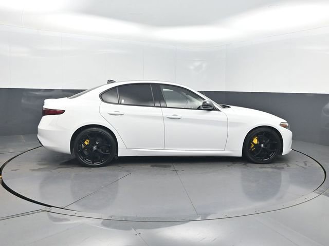 Used 2021 Alfa Romeo Giulia Ti w/ Nero Edizione RWD image 31