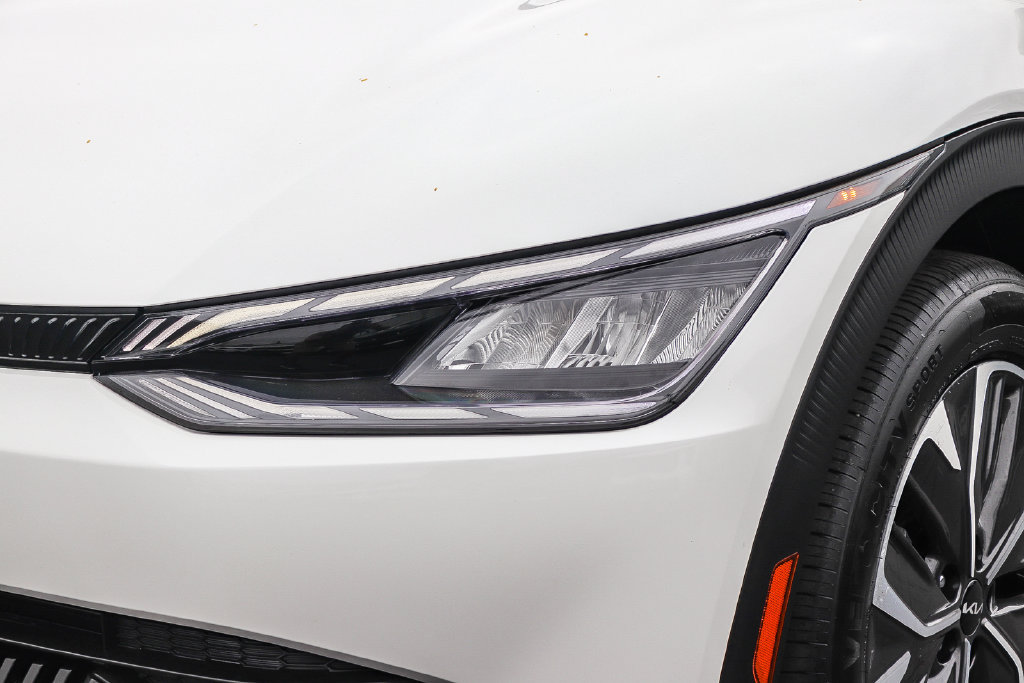 Used 2024 Kia EV6 Light RWD image 8
