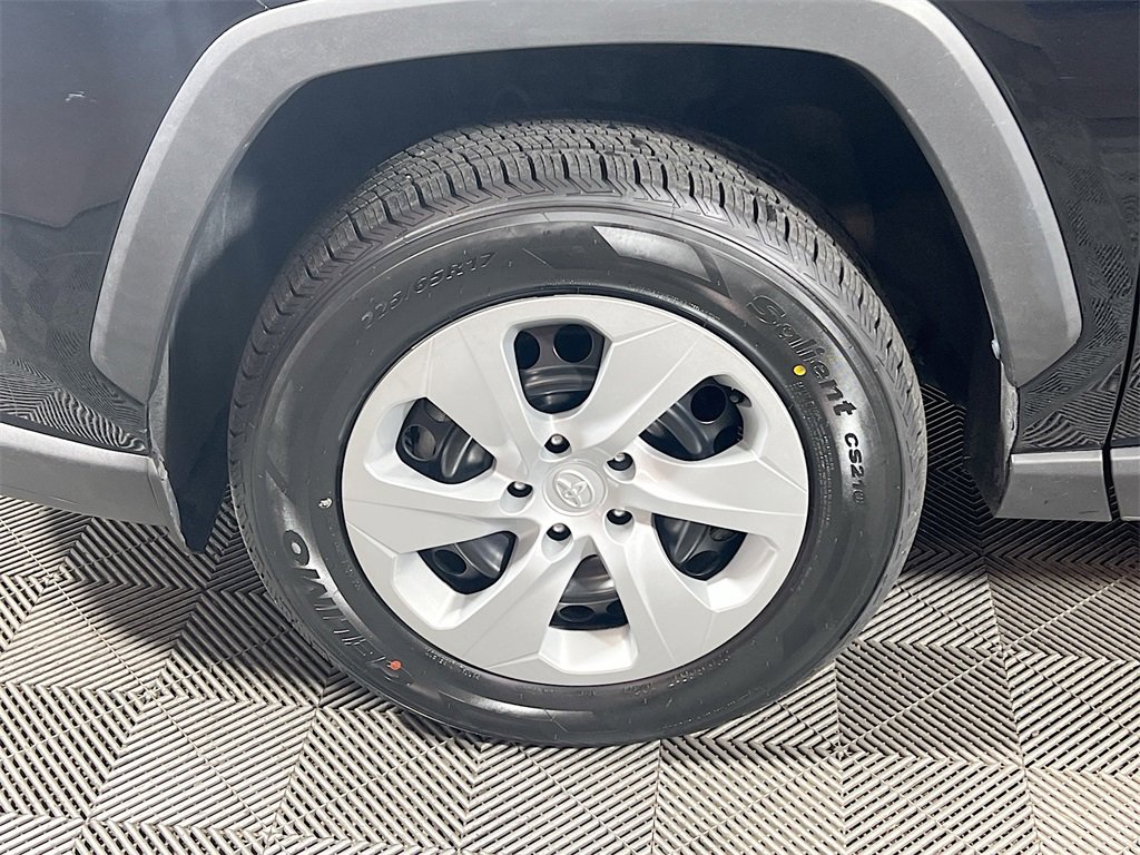 Certified 2023 Toyota RAV4 LE image 28