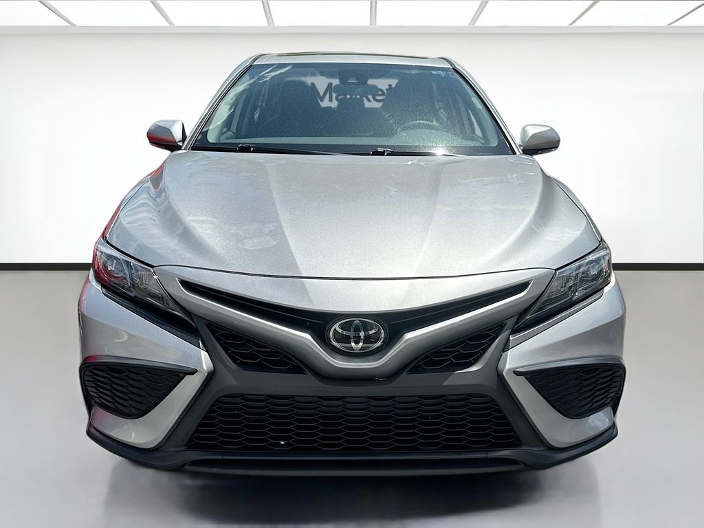 Used 2024 Toyota Camry SE FWD image 2
