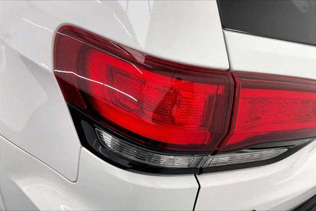 Used 2018 Jeep Grand Cherokee Altitude image 29