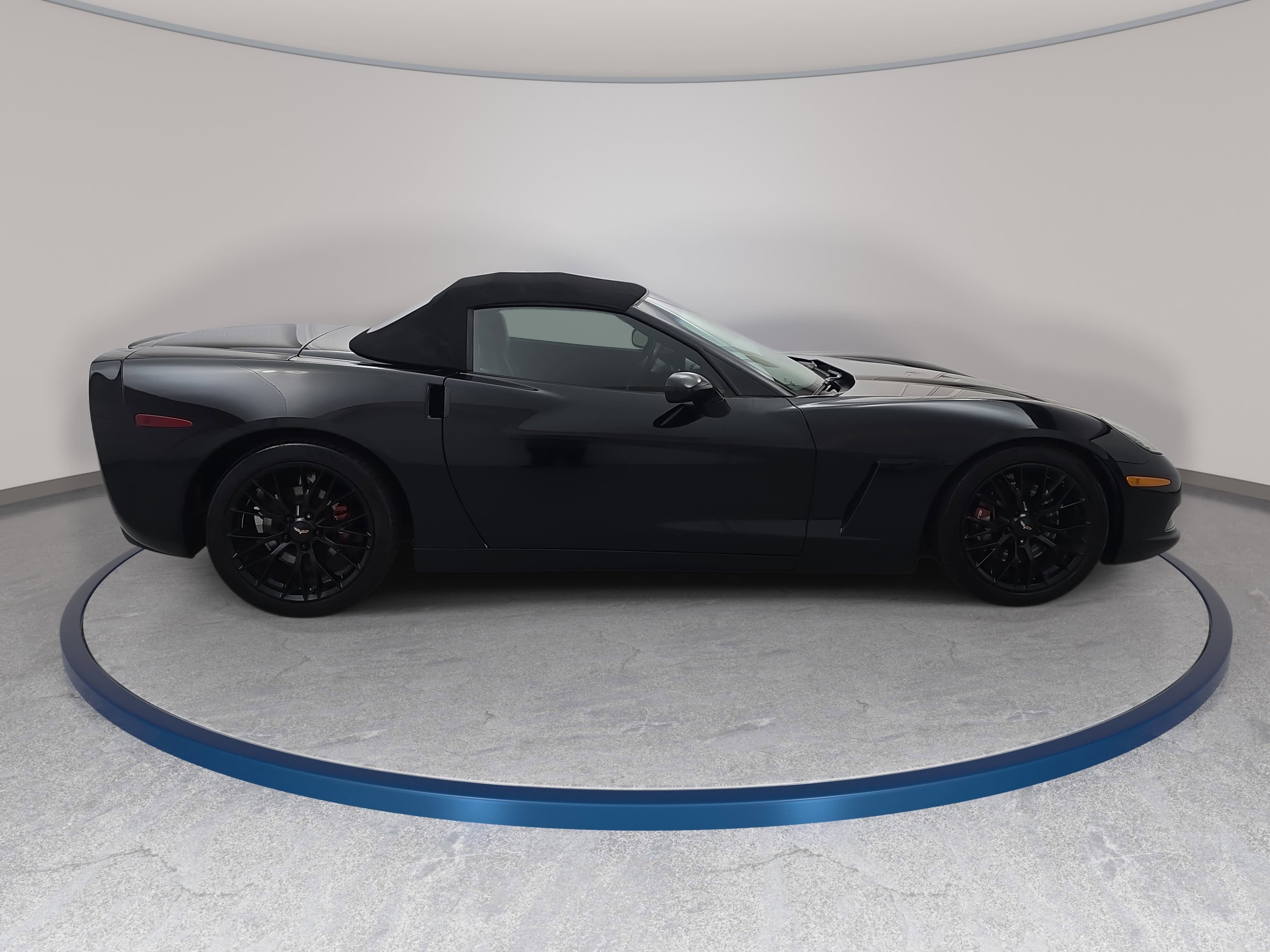 Used 2005 Chevrolet Corvette Convertible w/ Preferred Equipment Group RWD image 4