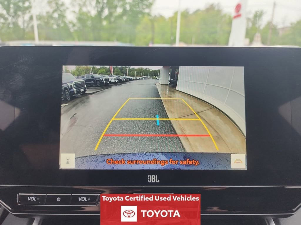Certified 2023 Toyota Venza XLE AWD/4WD image 19