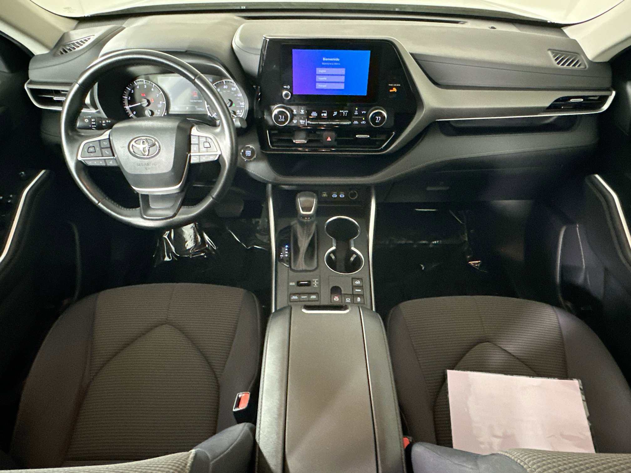 Used 2023 Toyota Highlander L image 27