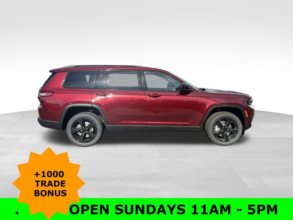 New 2025 Jeep Grand Cherokee L Altitude image 8