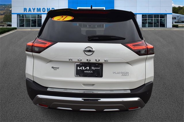 Used 2021 Nissan Rogue Platinum image 4