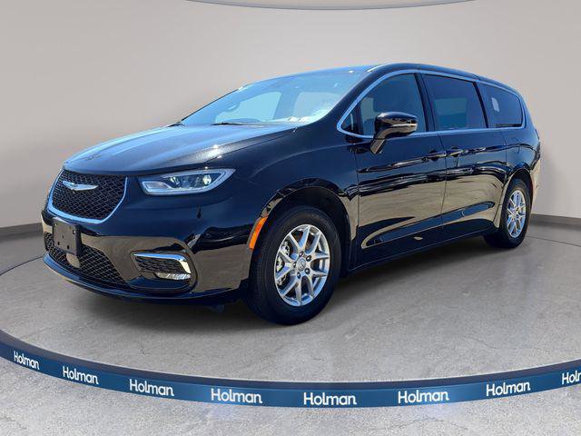 Used 2025 Chrysler Pacifica Select FWD image 1