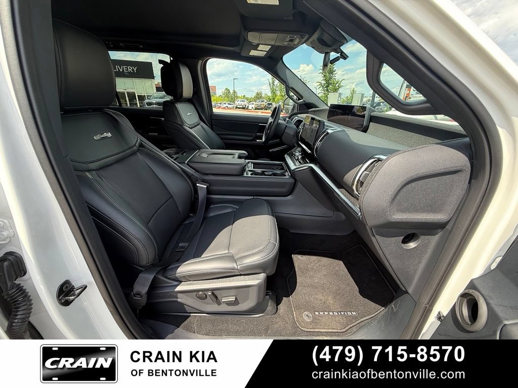 Used 2026 Ford Expedition Platinum w/ Stealth Performance Package AWD/4WD image 33