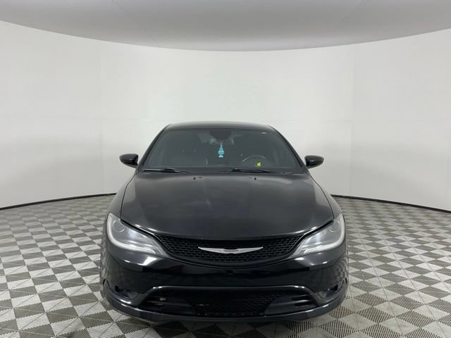 Used 2016 Chrysler 200 S w/ Navigation & Sound Group I FWD image 2