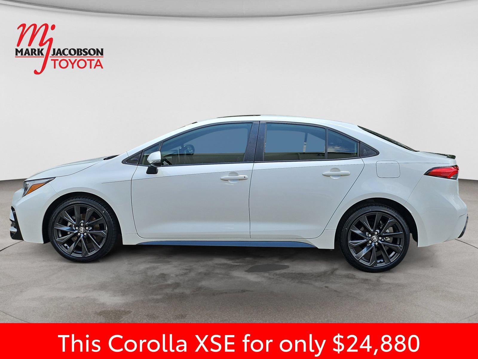 Used 2023 Toyota Corolla XSE FWD image 15