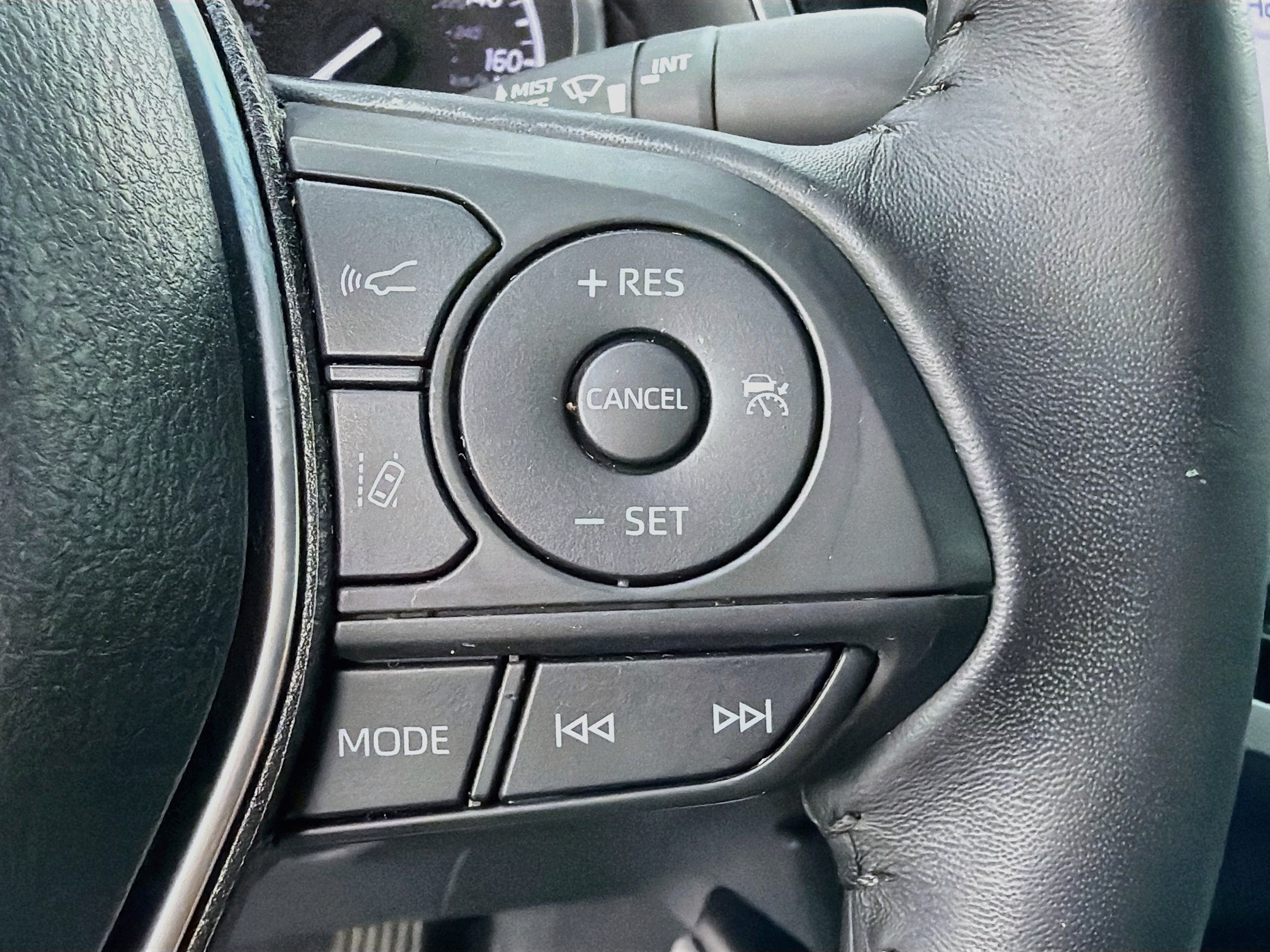 Used 2019 Toyota Camry SE w/ Convenience Package FWD image 37
