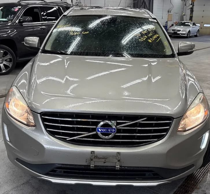 Used 2015 Volvo XC60 T6 AWD/4WD image 2