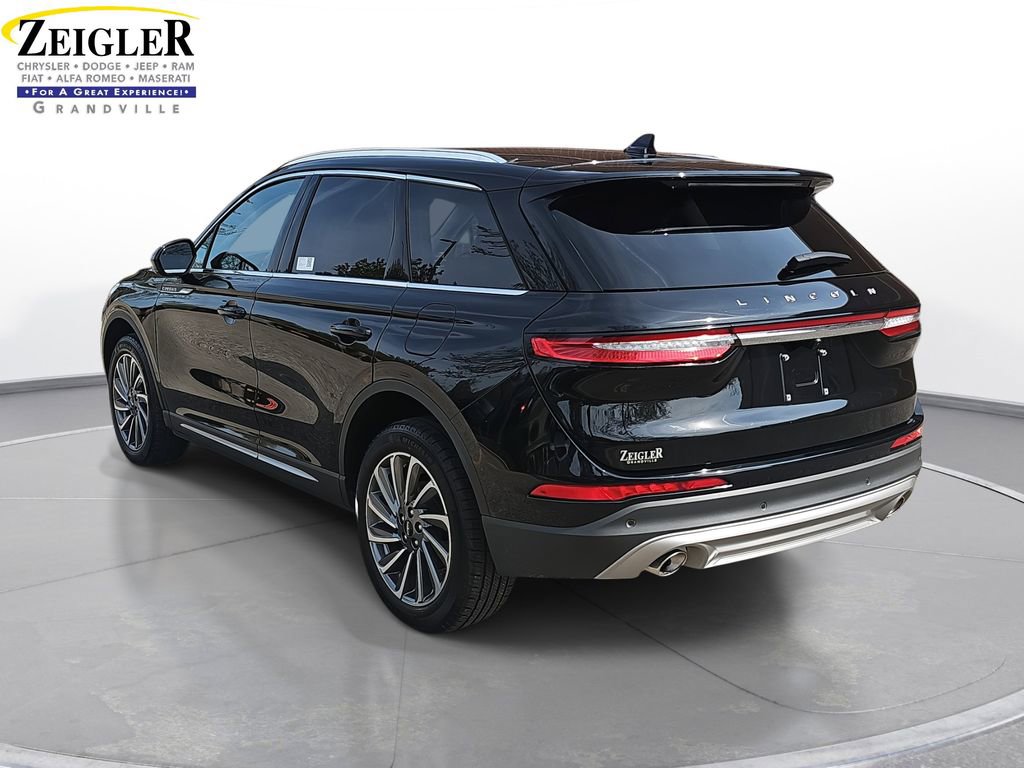 Used 2023 Lincoln Corsair Reserve image 7