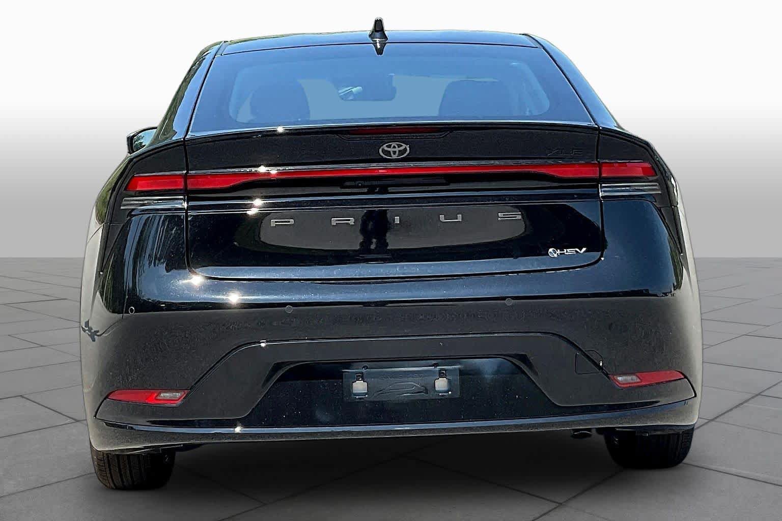 New 2027 Toyota Prius XLE FWD image 4