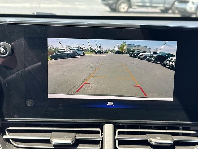 Used 2024 Chevrolet Trax LT w/ Driver Confidence Package FWD image 14