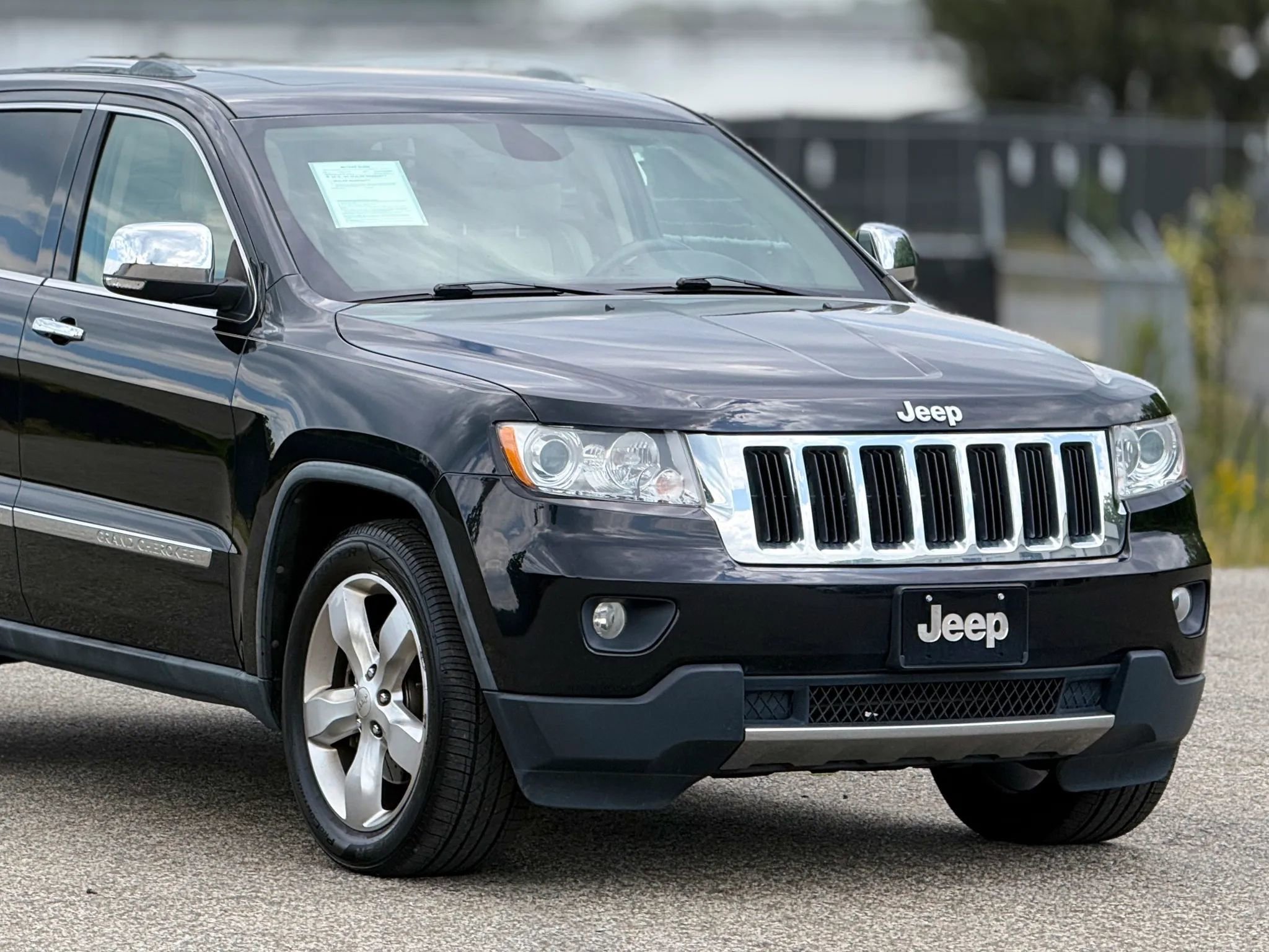 Used 2012 Jeep Grand Cherokee Limited AWD/4WD image 15