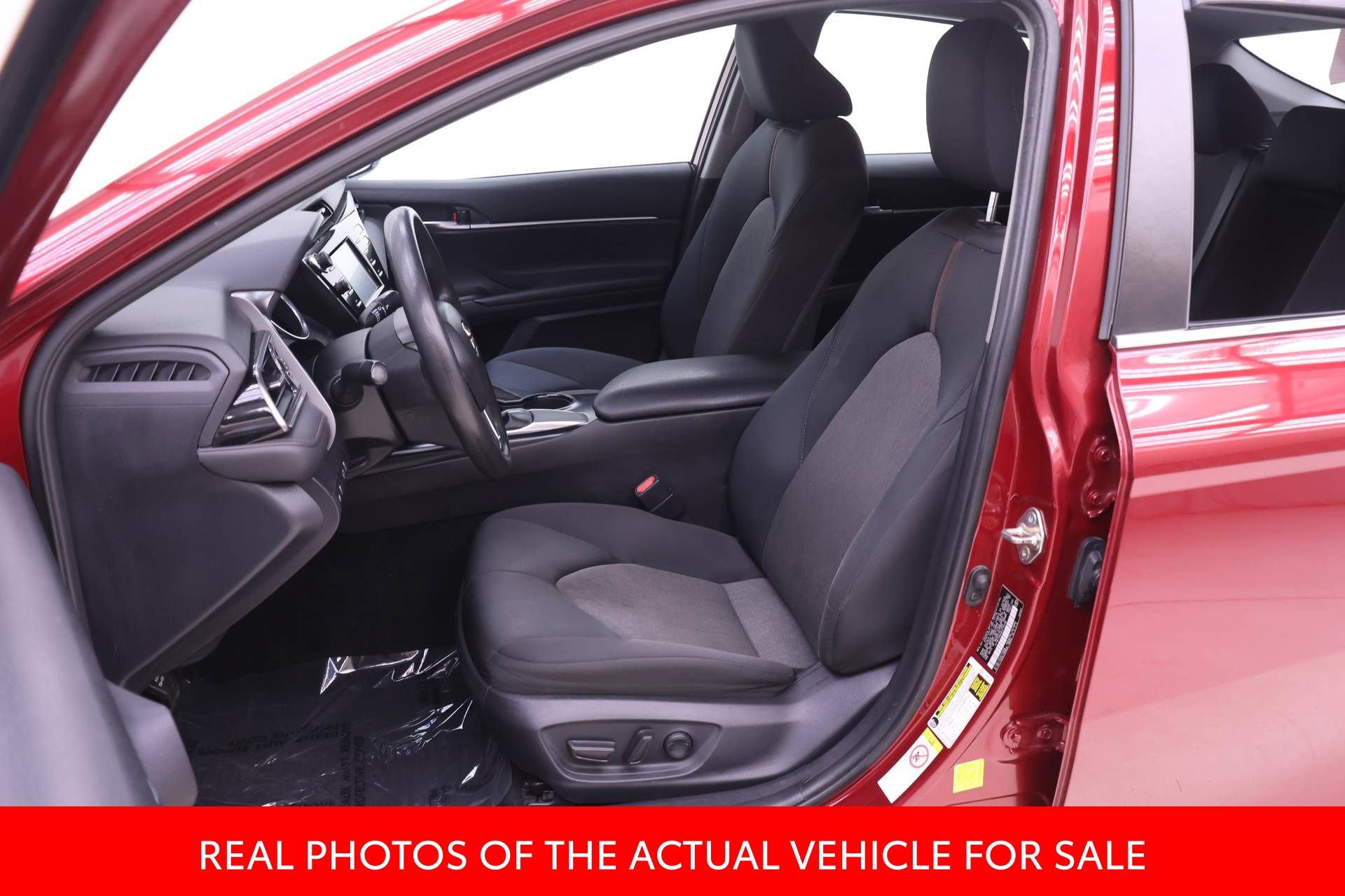 Certified 2019 Toyota Camry LE FWD image 3