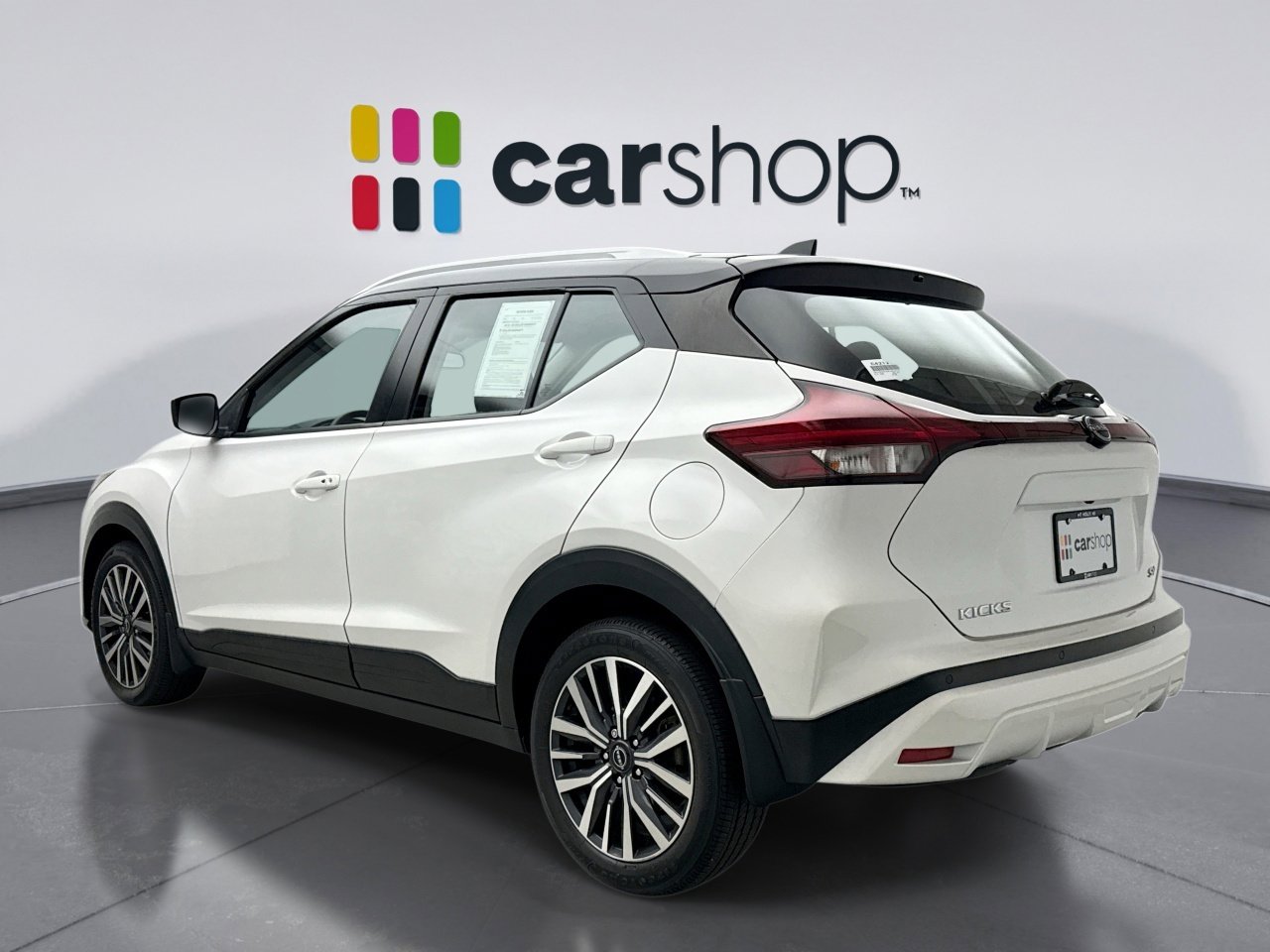 Used 2023 Nissan Kicks SV FWD image 3