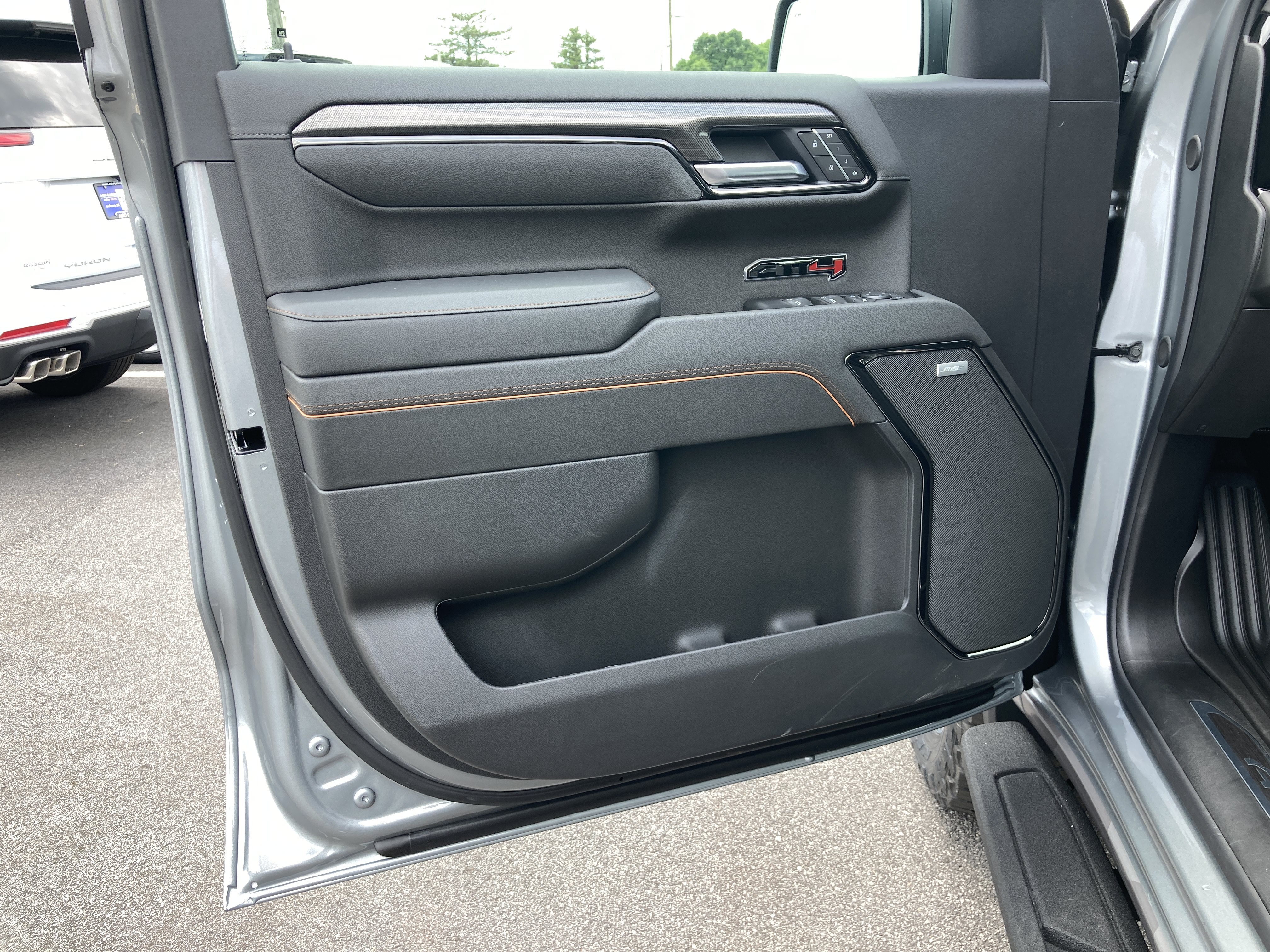 New 2026 GMC Sierra 1500 AT4 w/ AT4 Premium Package AWD/4WD image 13