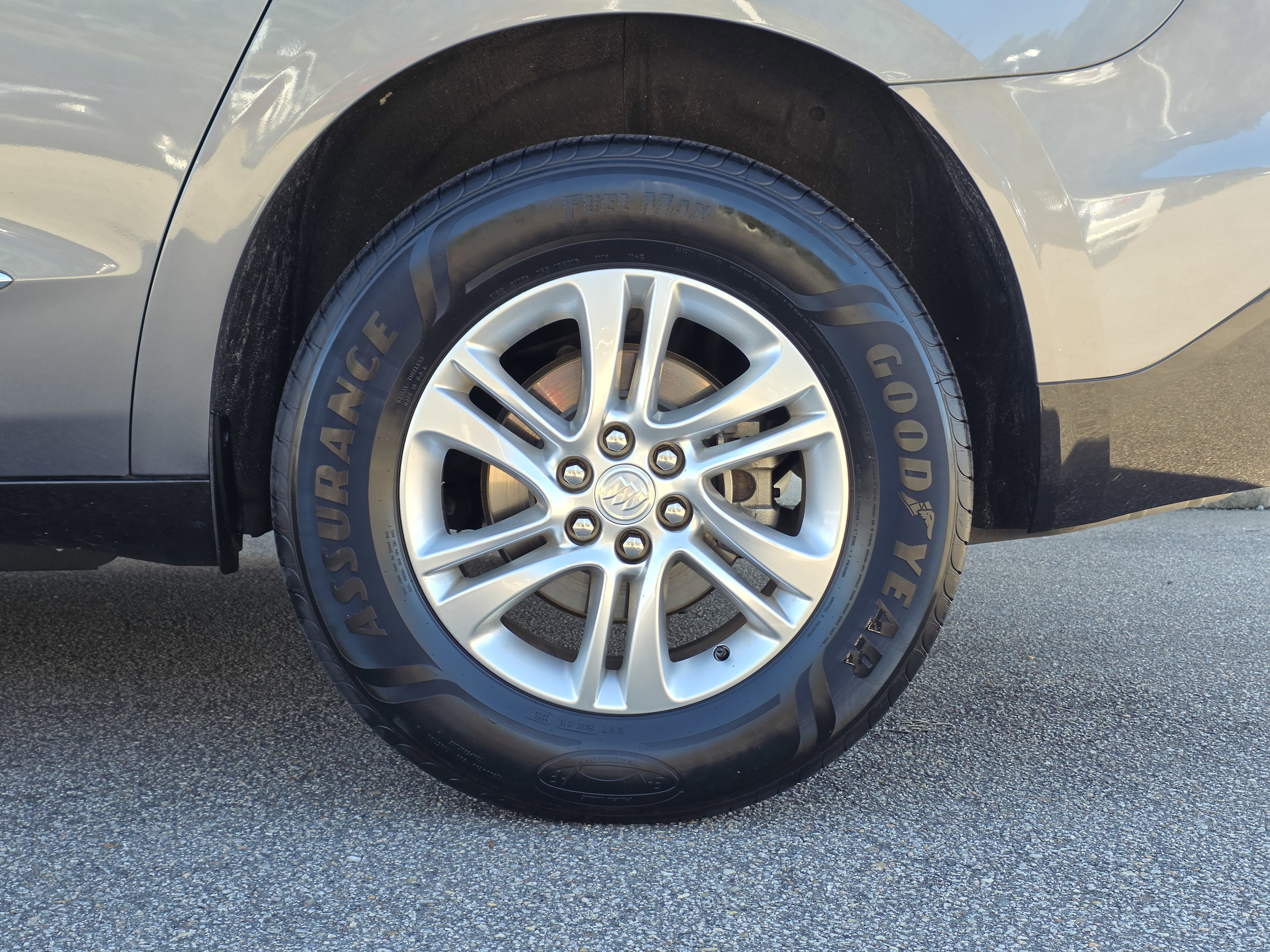 Used 2019 Buick Enclave Essence image 45