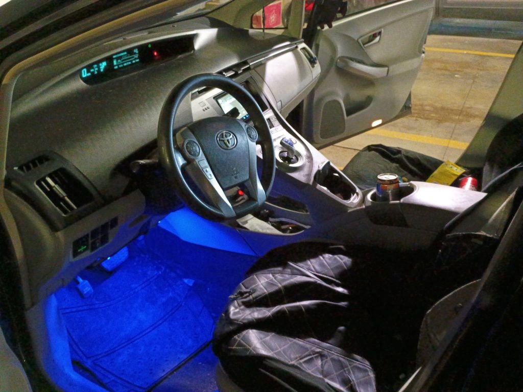 Used 2013 Toyota Prius Two image 6