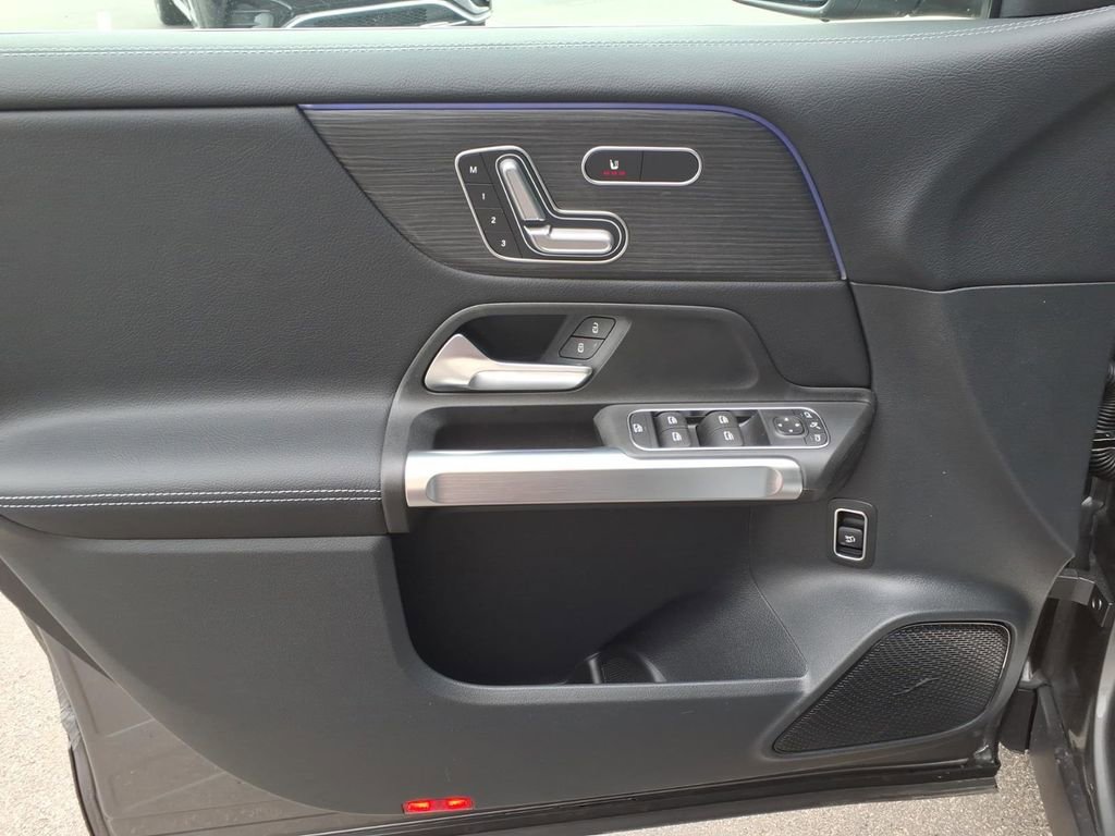 New 2026 Mercedes-Benz GLB 250 4MATIC image 11