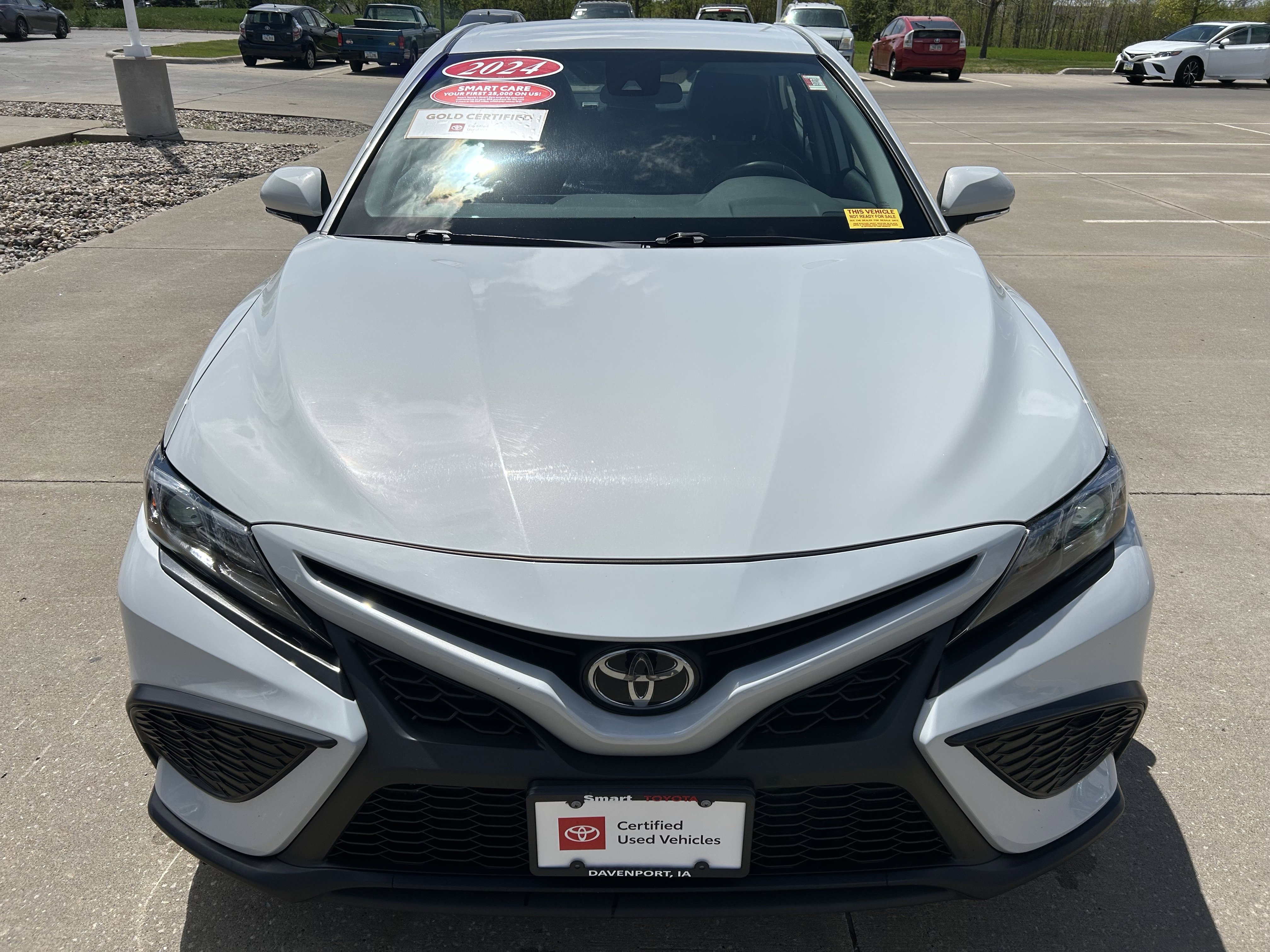Used 2024 Toyota Camry SE FWD image 2