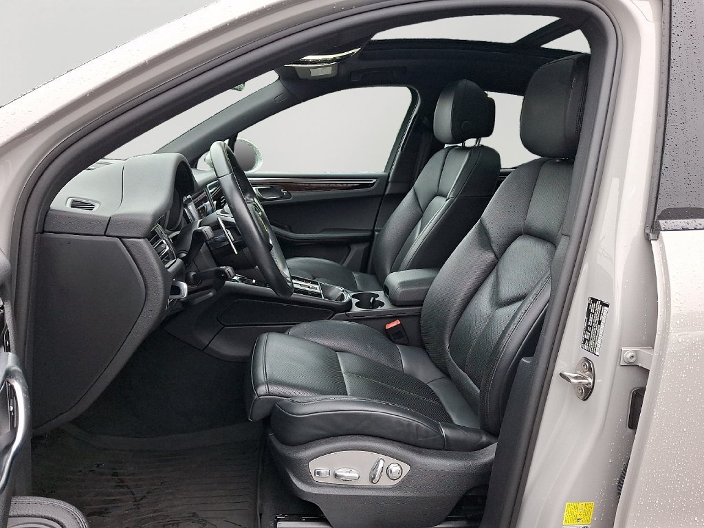 Used 2024 Porsche Macan S AWD/4WD image 14