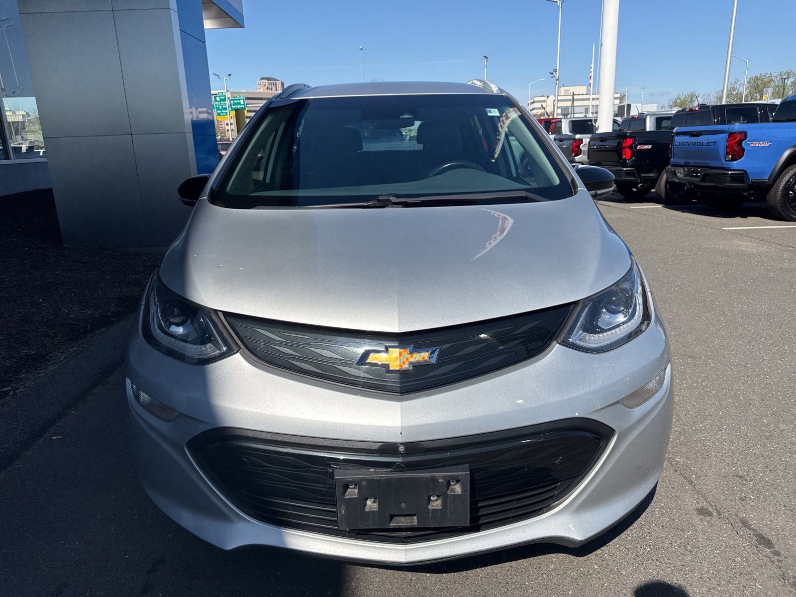 Used 2017 Chevrolet Bolt Premier w/ Driver Confidence II Package FWD image 3