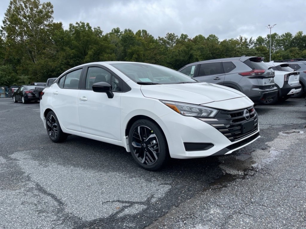 New 2025 Nissan Versa SR image 4