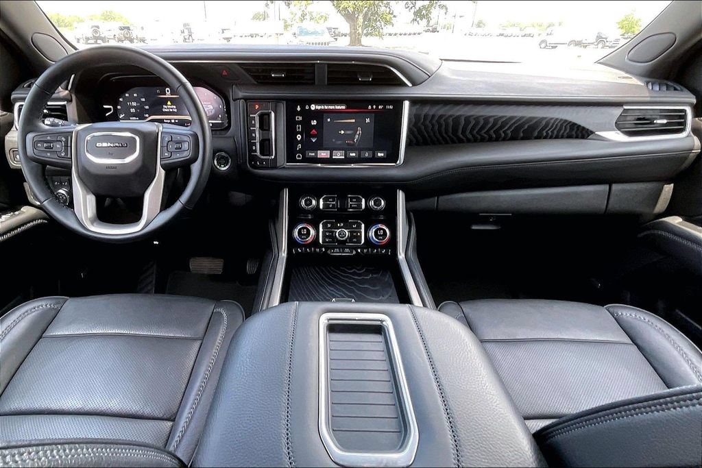 Used 2024 GMC Yukon Denali RWD image 7