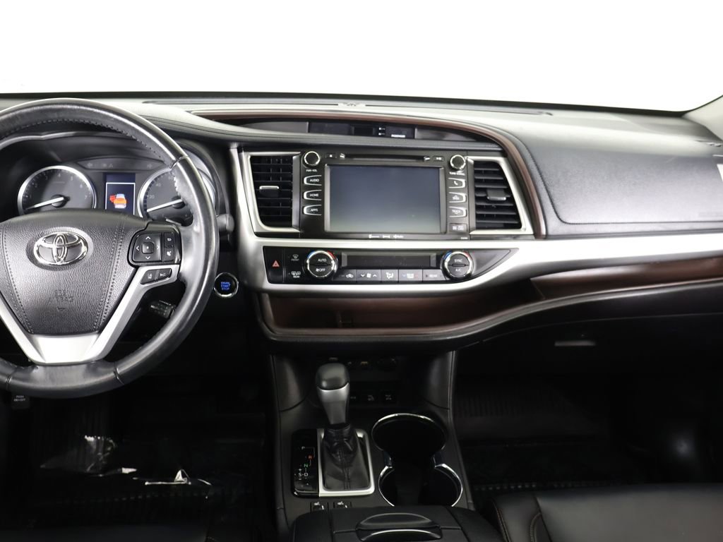 Used 2019 Toyota Highlander XLE AWD/4WD image 41